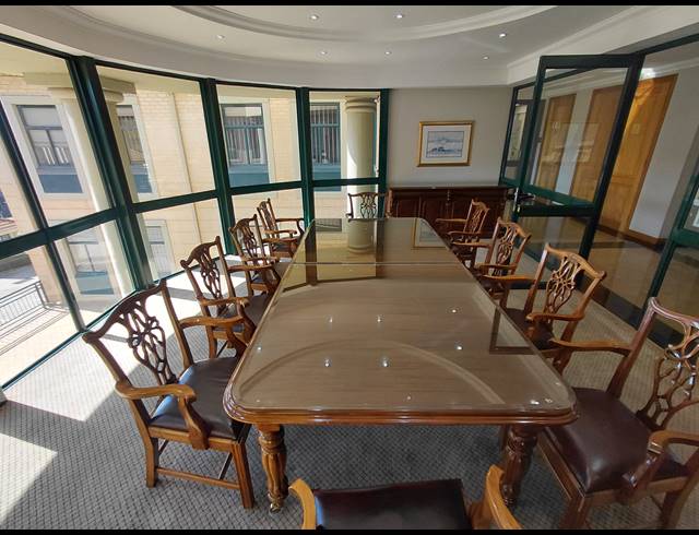 122M² OFFICE TO LET IN LYME PARK